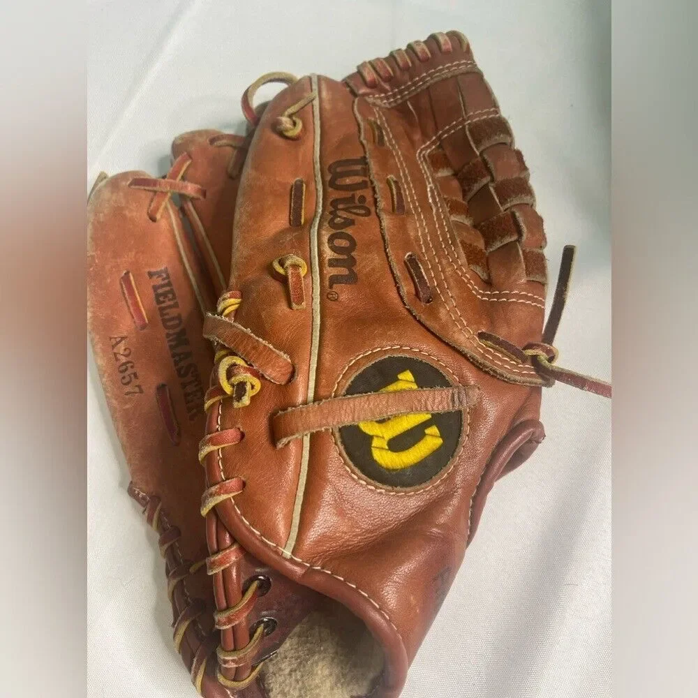 Wilson‎ used baseball Mitt